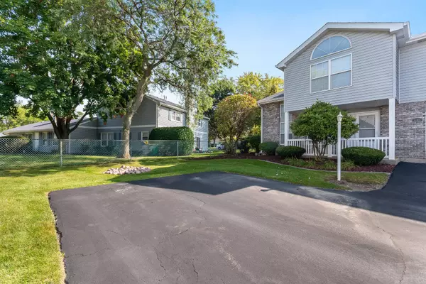 5356 Diamond Drive #B, Oak Forest, IL 60452