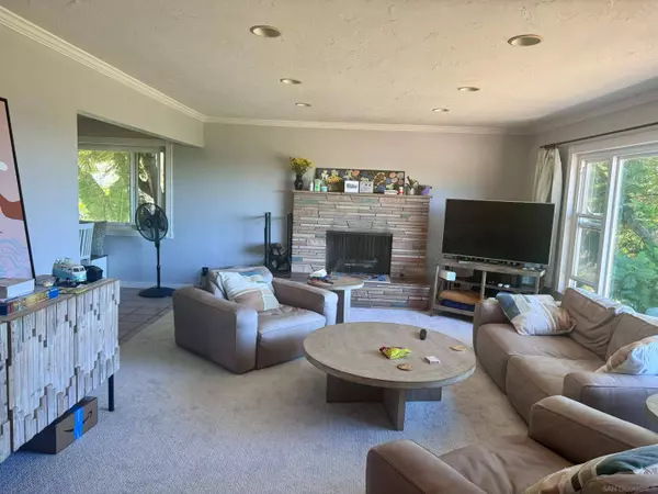 1205 Barbara, Vista, CA 92084