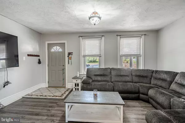 314 CHESTNUT ST, Spring City, PA 19475