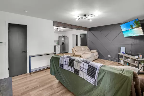 9012 E 74th Ter, Raytown, MO 64133-6433