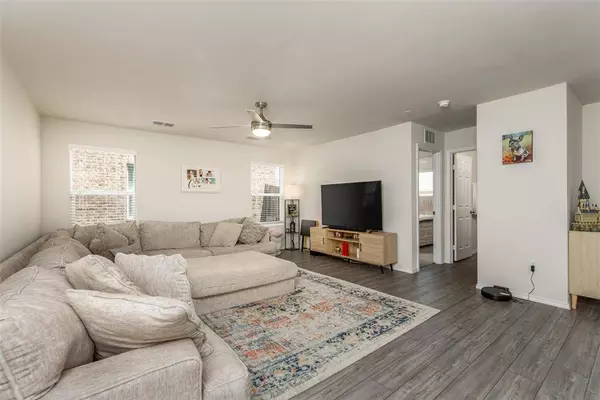 325 Hopson Street, Van Alstyne, TX 75495