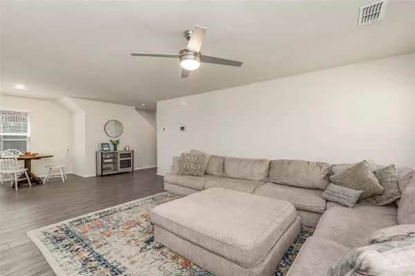 325 Hopson Street, Van Alstyne, TX 75495