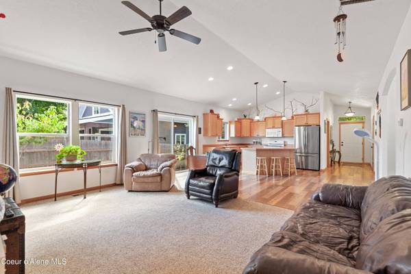 521 W Summit Ave, Coeur d'Alene, ID 83814