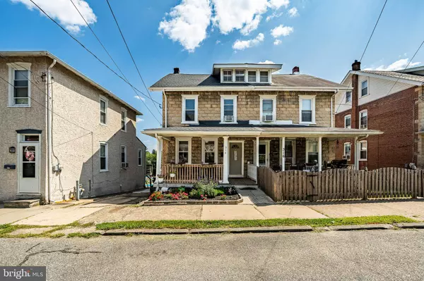 314 CHESTNUT ST, Spring City, PA 19475