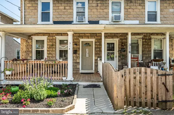 314 CHESTNUT ST, Spring City, PA 19475