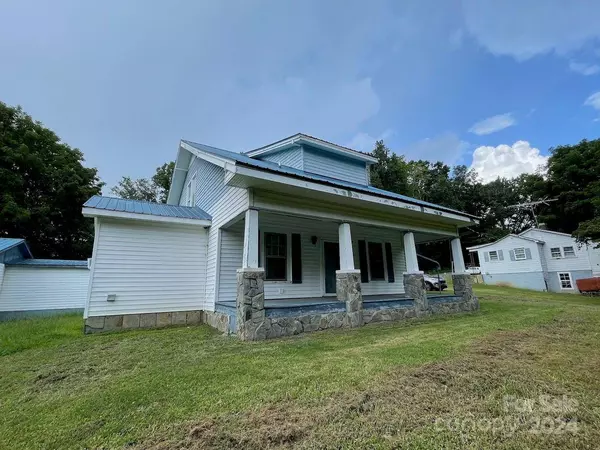 1231 Caldwell PL NW, Lenoir, NC 28645