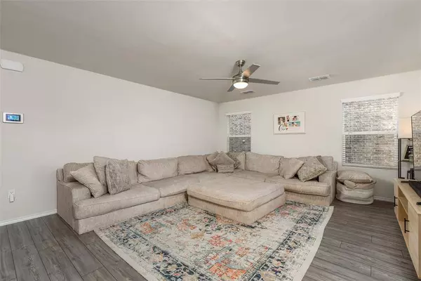 325 Hopson Street, Van Alstyne, TX 75495