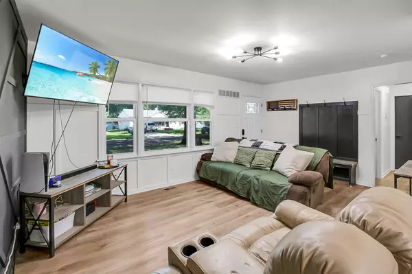 9012 E 74th Ter, Raytown, MO 64133-6433