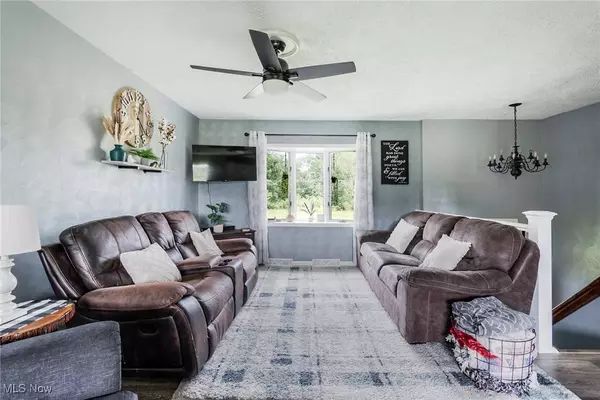 22029 N Benton RD W, North Benton, OH 44449