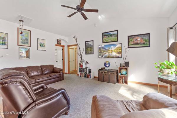 521 W Summit Ave, Coeur d'Alene, ID 83814