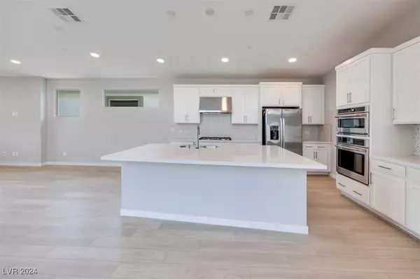 10086 Evergreen Pine St Street, Las Vegas, NV 89166