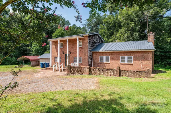 3011 Wesley Chapel RD, Newton, NC 28658