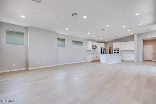 10086 Evergreen Pine St Street, Las Vegas, NV 89166