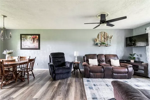 22029 N Benton RD W, North Benton, OH 44449