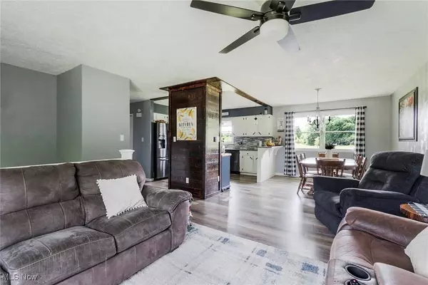 22029 N Benton RD W, North Benton, OH 44449