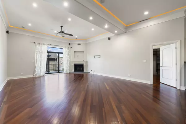 2954 W Irving Park Road #2E, Chicago, IL 60618