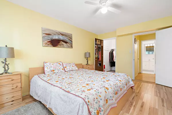 12720 S Carriage Lane #D-2, Crestwood, IL 60418