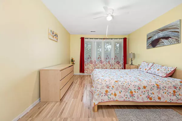 12720 S Carriage Lane #D-2, Crestwood, IL 60418