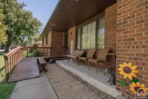 410 W 8th St, Alma, KS 66401