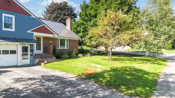 46 Mayflower Hill DR, Waterville, ME 04901