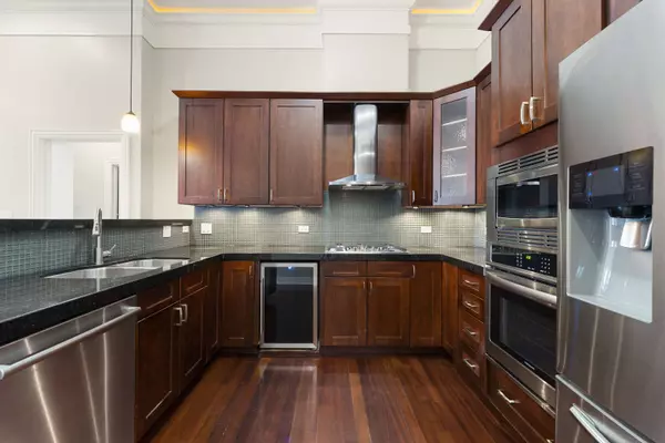 2954 W Irving Park Road #2E, Chicago, IL 60618