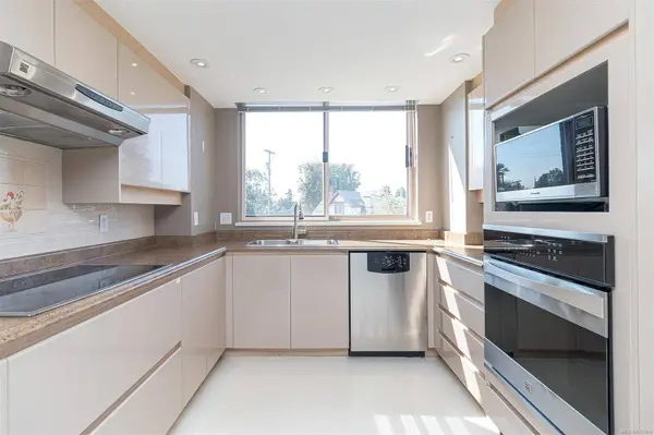 630 Montreal St #400, Victoria, BC V8V 4Y2