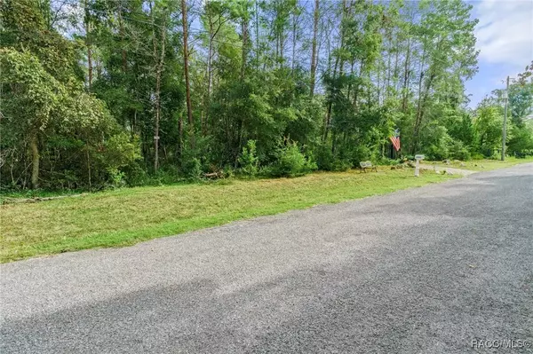 25931 Sitting Bull ST, Brooksville, FL 34601