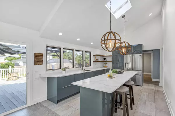 1400 S Luther AVE, Lombard, IL 60148