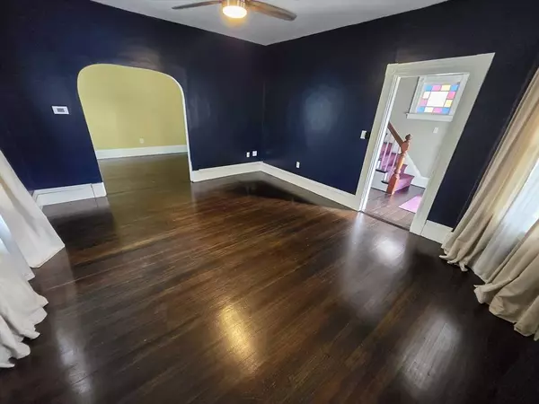 941 S Franklin St, Holbrook, MA 02343