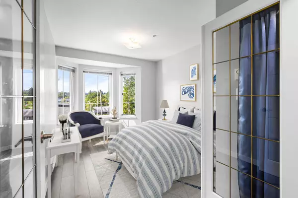 20881 56 AVE #302, Langley, BC V3A 3Z3