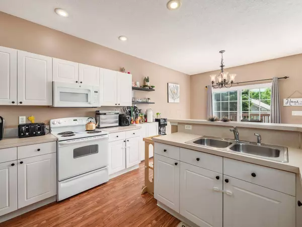 722 Mystic Pointe Drive, Lewis Center, OH 43035