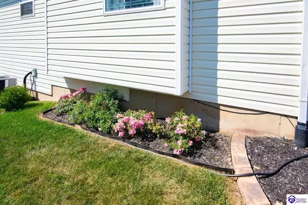 114 Piedmont Drive East, Vine Grove, KY 40175