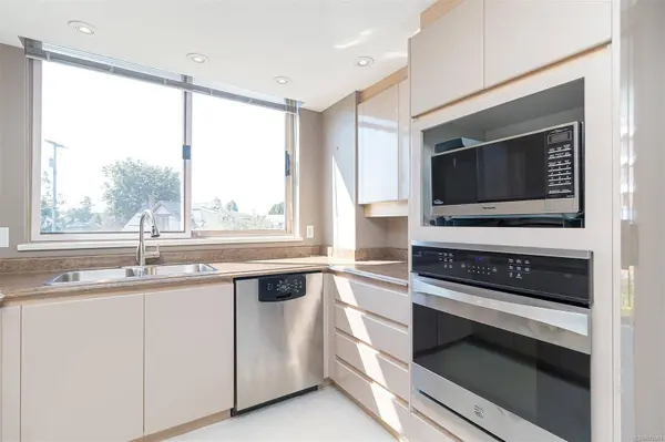 630 Montreal St #400, Victoria, BC V8V 4Y2