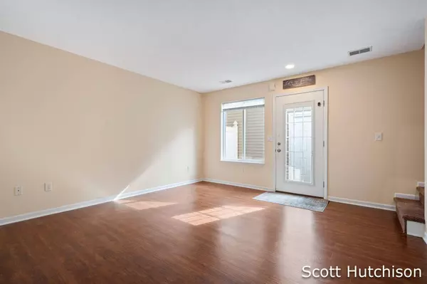 8521 Courtland NE Drive #5, Rockford, MI 49341