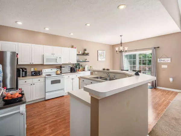 722 Mystic Pointe Drive, Lewis Center, OH 43035