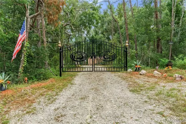 25931 Sitting Bull ST, Brooksville, FL 34601