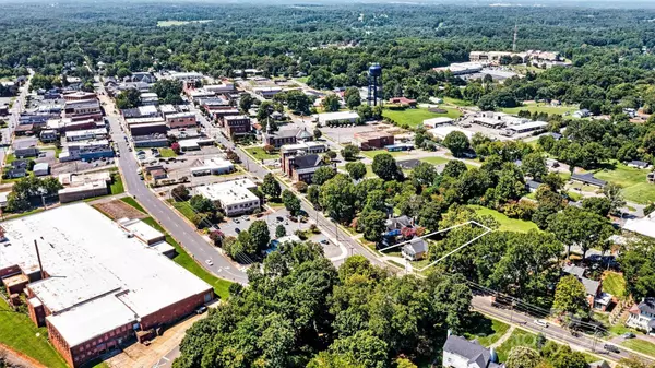 500 N Main AVE, Newton, NC 28658