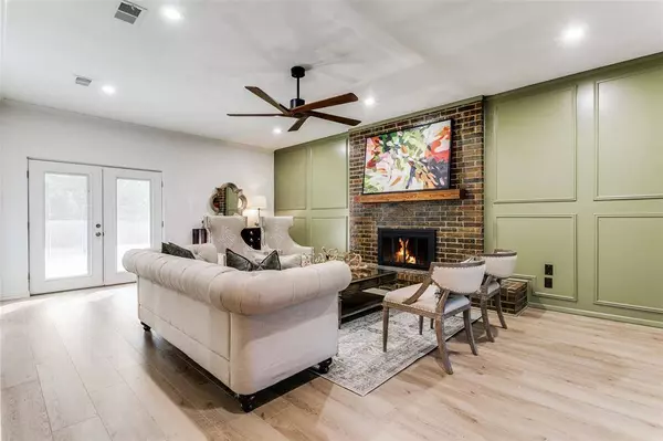 1946 Casa Loma Court, Grapevine, TX 76051