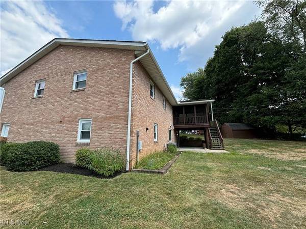 212 Greentree DR, St. Clairsville, OH 43950