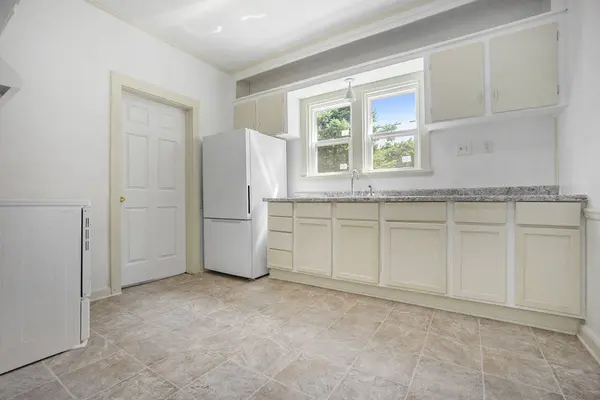 1426 Shakespeare Avenue, Kalamazoo, MI 49001