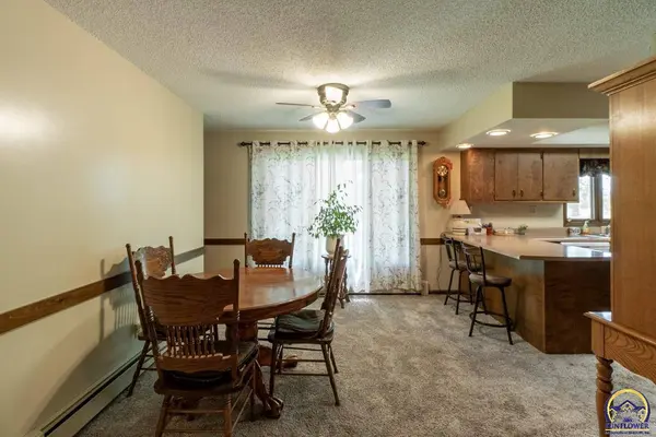 410 W 8th St, Alma, KS 66401