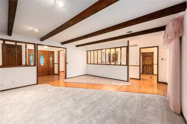 6003 Palomino DR, St Joseph, MO 64505