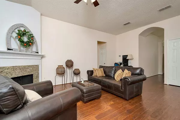 1708 Corvallis Trail, Arlington, TX 76006