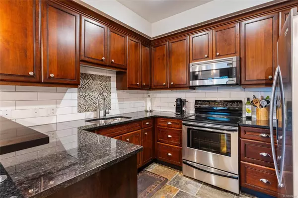 1335 Bear Mountain Pkwy #209, Langford, BC V9B 6T9