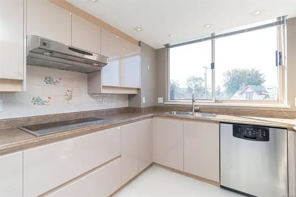 630 Montreal St #400, Victoria, BC V8V 4Y2