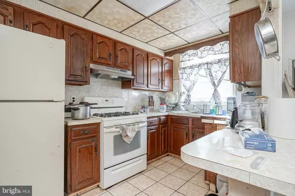 1332 STIRLING ST, Philadelphia, PA 19111