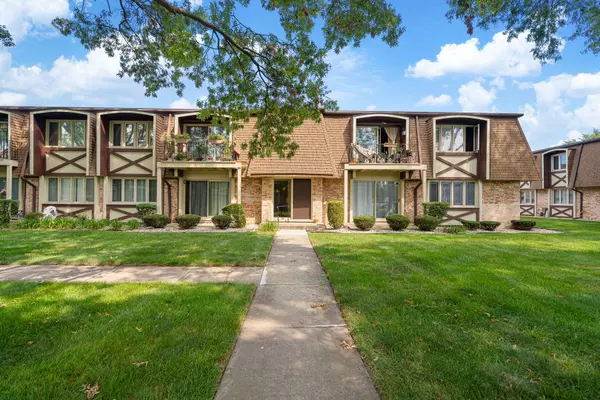 12720 S Carriage Lane #D-2, Crestwood, IL 60418