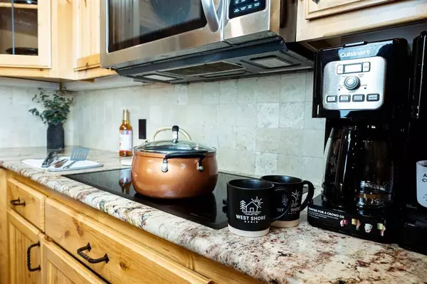 333 Dogwood Trail, Holly Lake Ranch, TX 75765