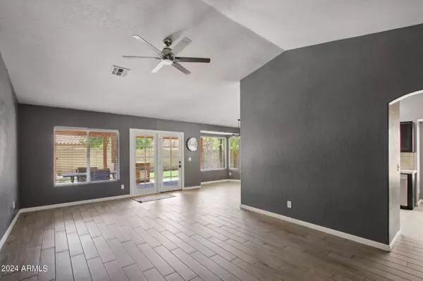 3231 W FRANKFURT Drive, Chandler, AZ 85226