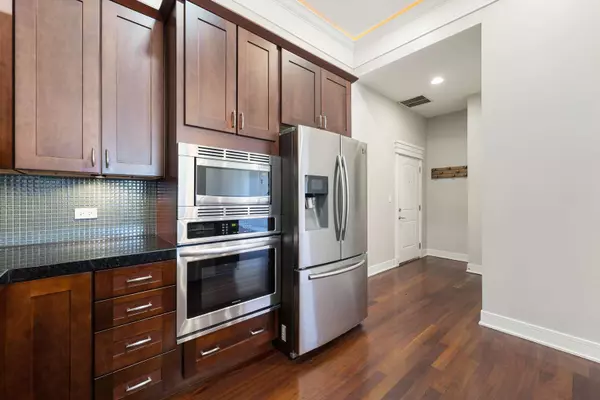 2954 W Irving Park Road #2E, Chicago, IL 60618